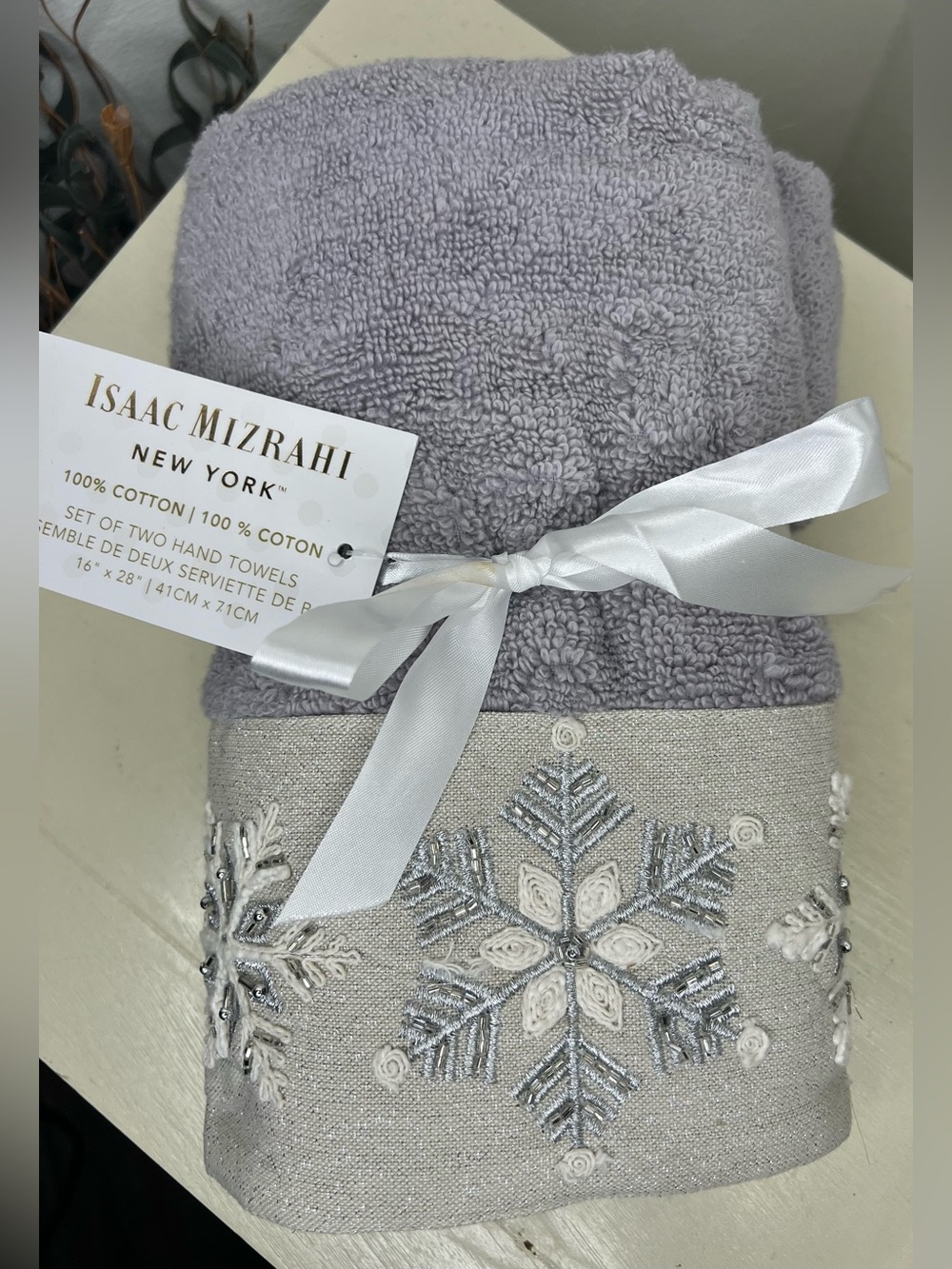 Brand New-Isaac Mizrahi Christmas Towels (Set of 2)